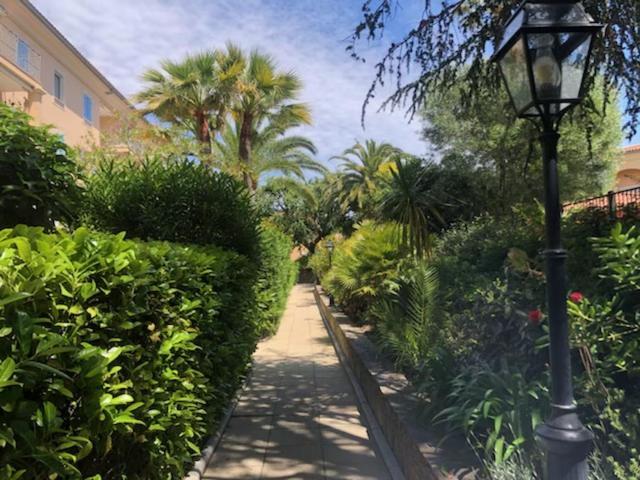 Belle Residence Au Centre De Saint Tropez Avec Piscine Et Garage Bagian luar foto